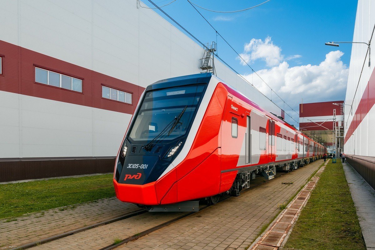 Завершена приемка двухсистемного электропоезда «Финист»