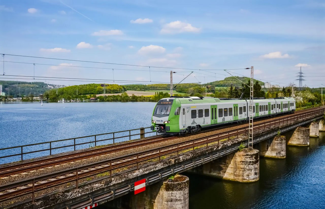 Stadler поставит 36 поездов FLIRT XL для Рейно-Рурской агломерации 