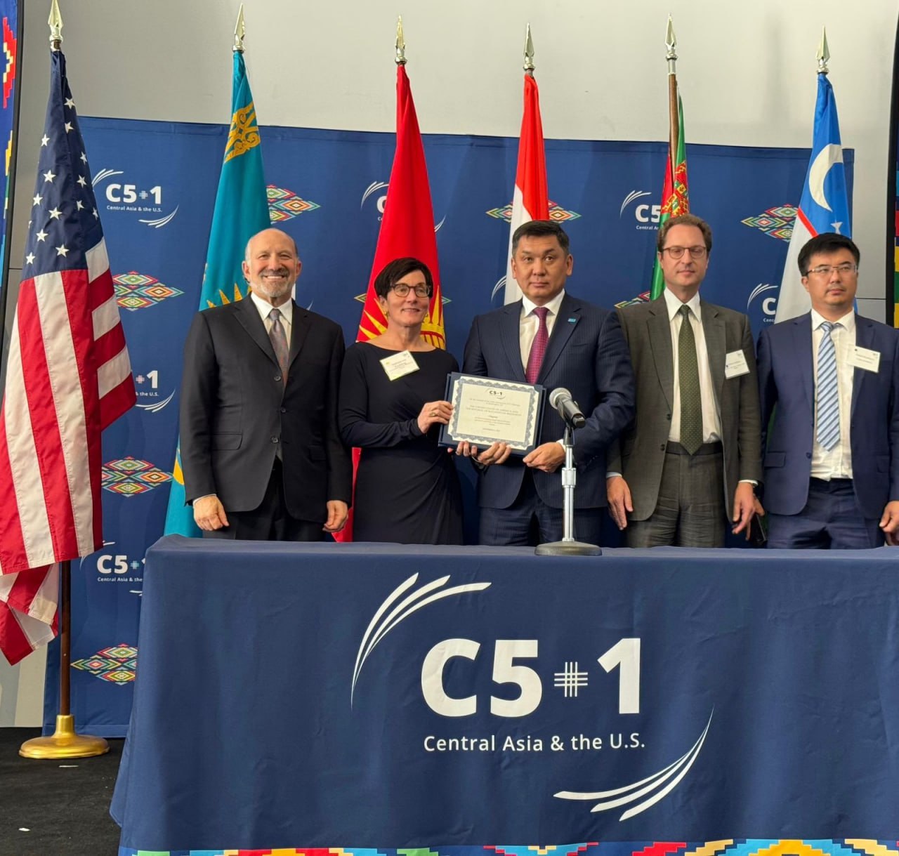 КТЖ привлечет $1,6 млрд на покупку локомотивов Wabtec