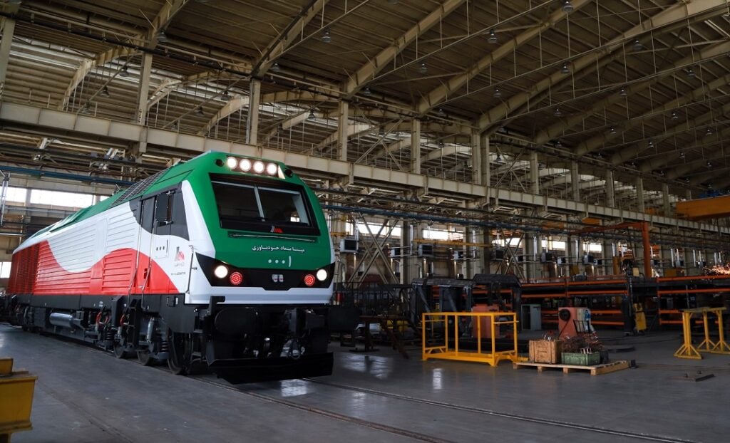 Иран представил первый локомотив с дизельным двигателем собственного производства 