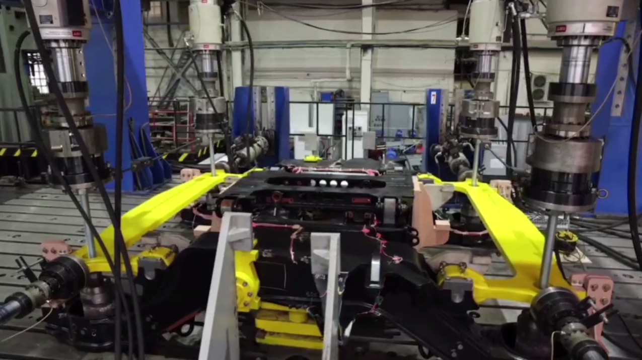 Начались испытания рамы моторной тележки будущего российского поезда ВСМ