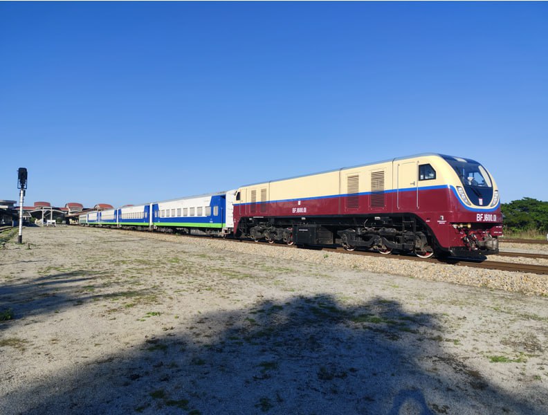 В Мьянме ввели в эксплуатацию первый аккумуляторный локомотив