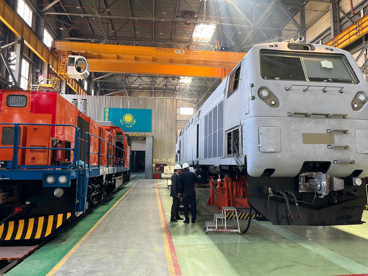 Казахстан ожидает поставку 145 локомотивов производства ЛКЗ и ЭКЗ в 2024 году