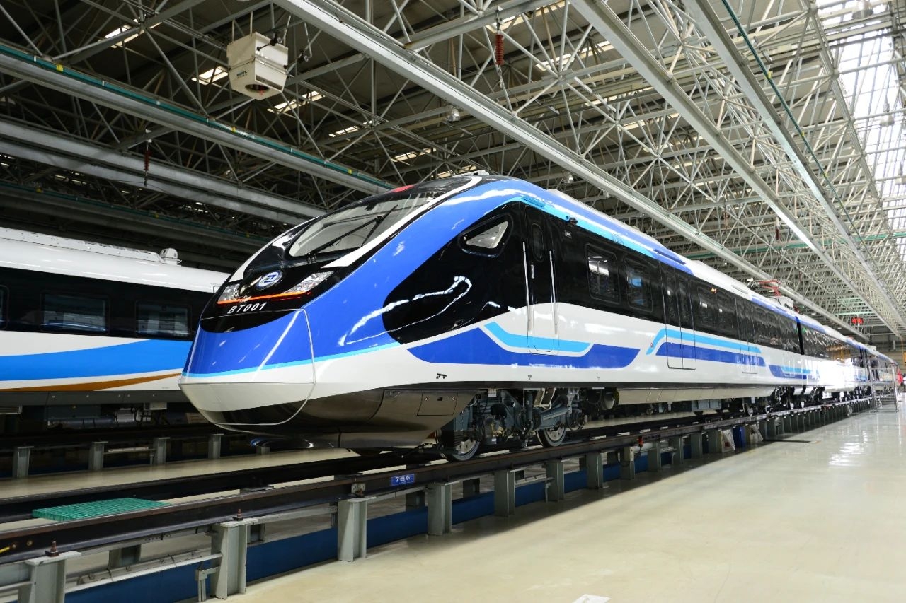 CRRC представила первый скоростной поезд для линии Бишань-Тунлян