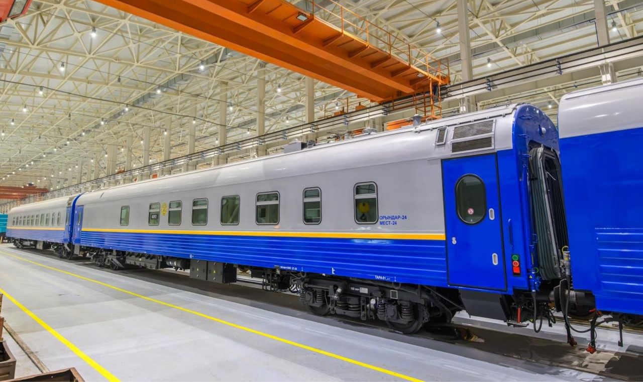 ЗИКСТО начинает поставки пассажирских вагонов 61-4445 для КТЖ